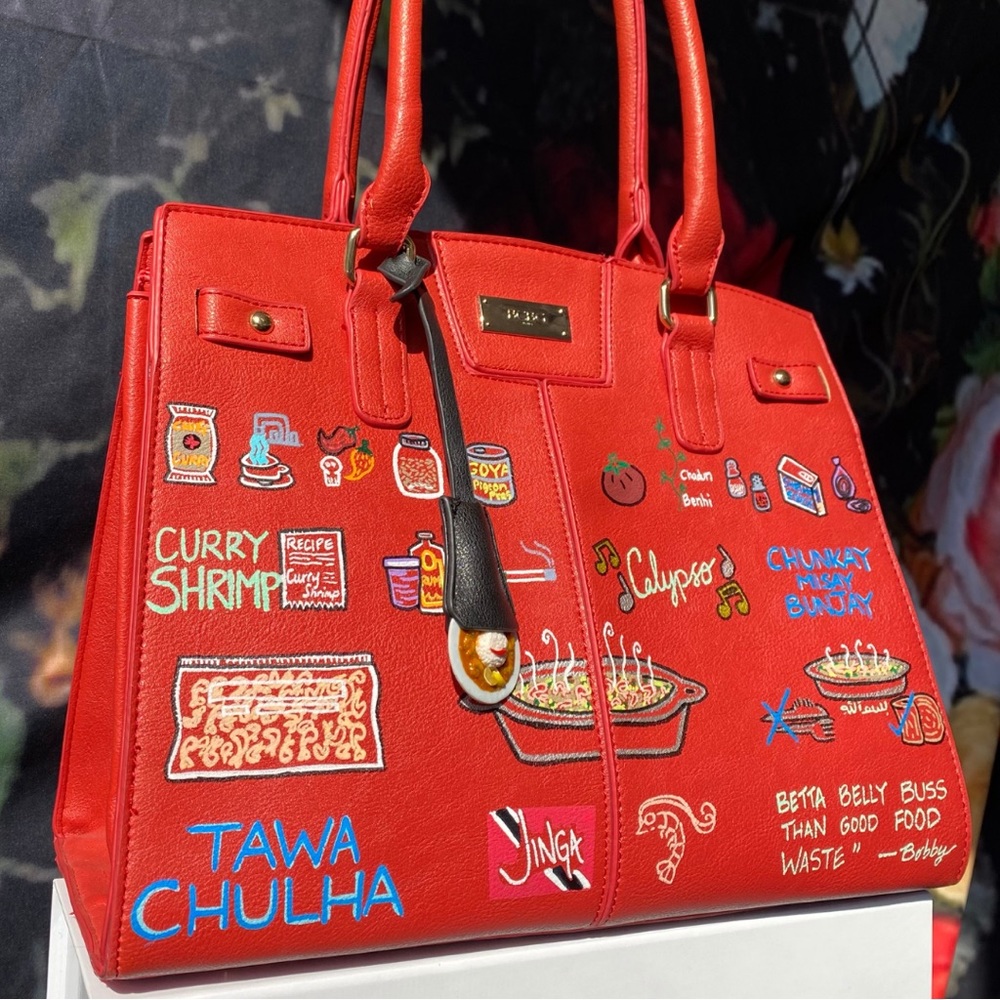 VanRahDesign hand painted BCBG purse with lock —Painting “Curry Jinga : Coral” - Picture 3 of 13